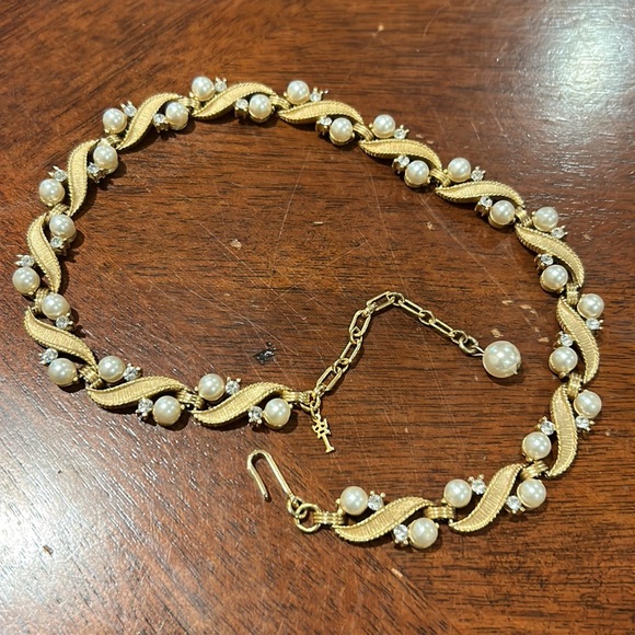 Vintage Trifari Pearl Gold Necklace. 1950’s - Picture 3 of 16